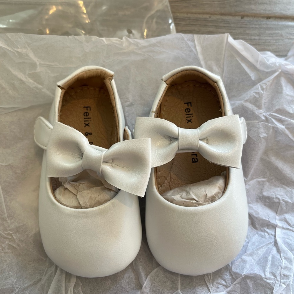 White Baby Shoes with Bow